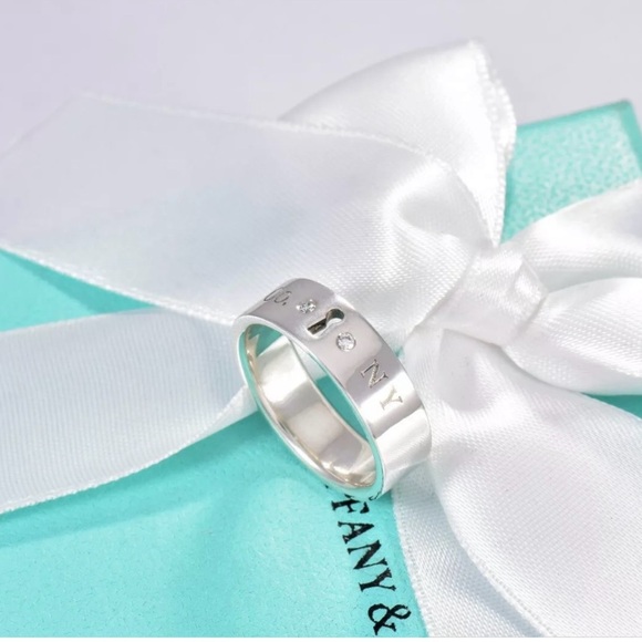 Rare Tiffany & Co. Double Diamond Keyhole Ring-Tiffany Locks Collection Like New - Picture 3 of 6